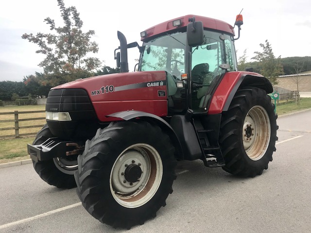 2001 CASE MX110