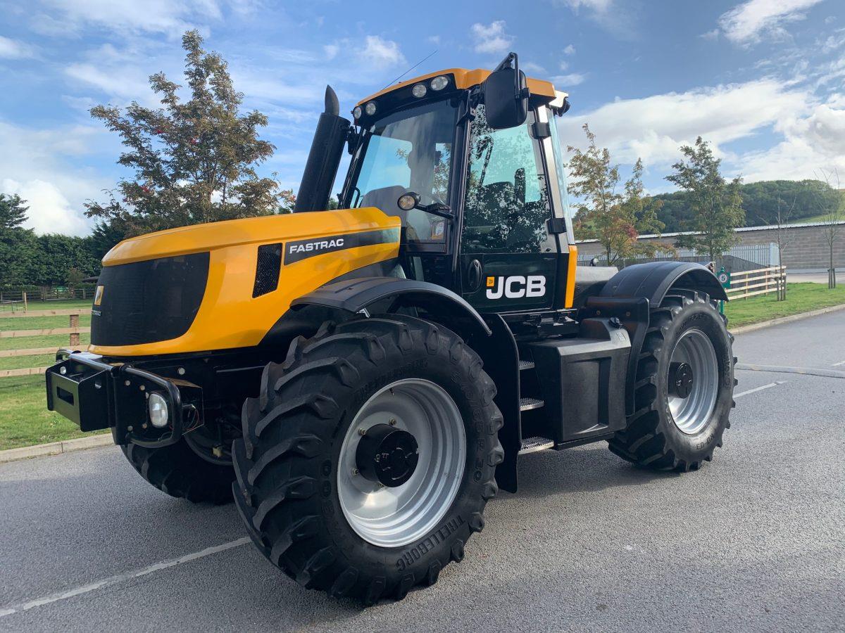 2011 JCB FASTRAC 2155